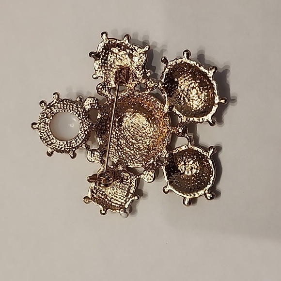 Brooch - Picture 2 of 2